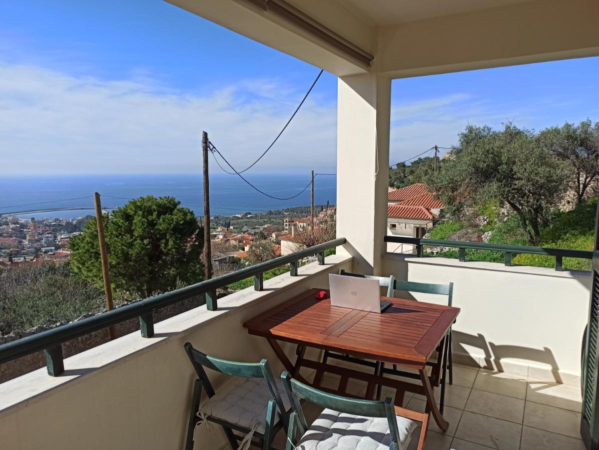 Kiparissia Castle & Sea View Villa Kyparissia Bagian luar foto