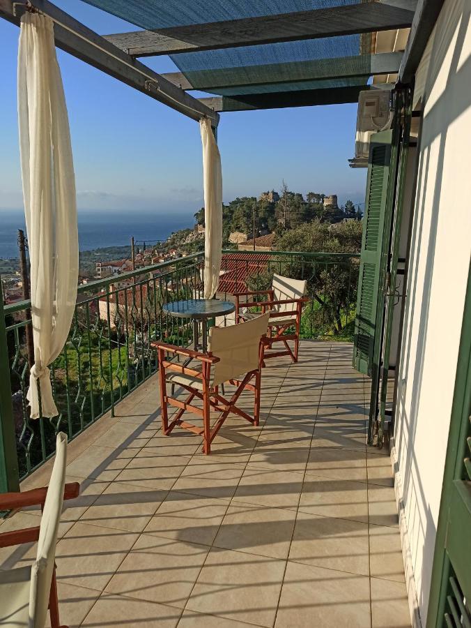 Kiparissia Castle & Sea View Villa Kyparissia Bagian luar foto