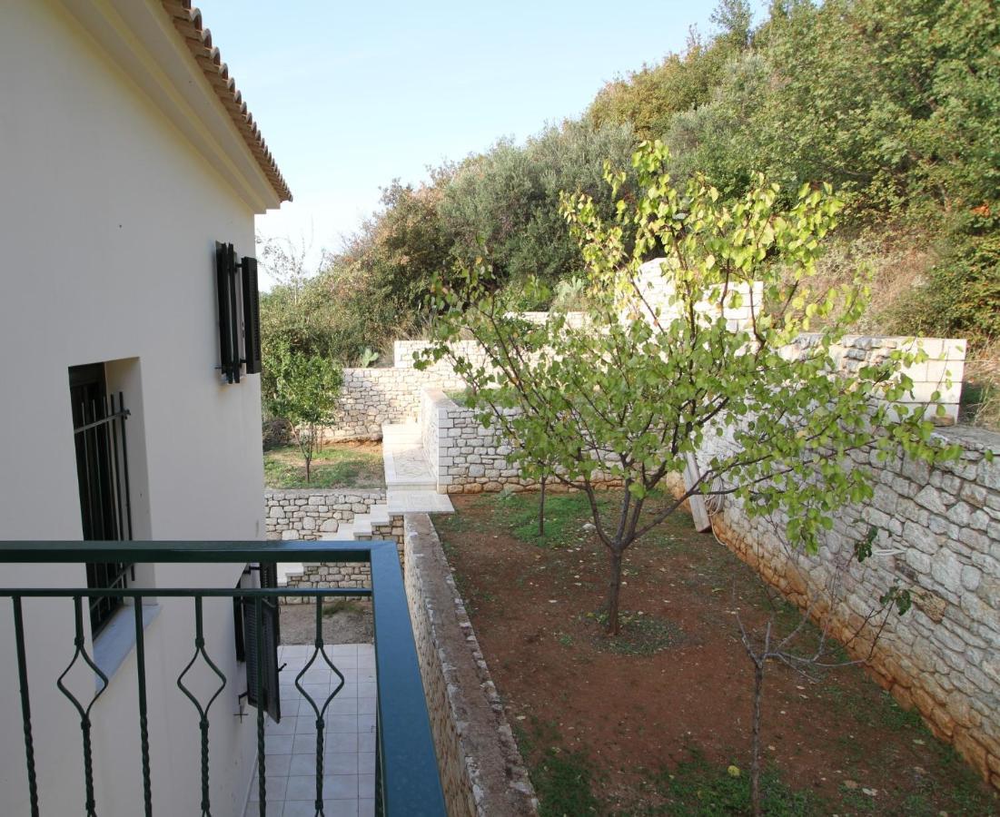 Kiparissia Castle & Sea View Villa Kyparissia Bagian luar foto