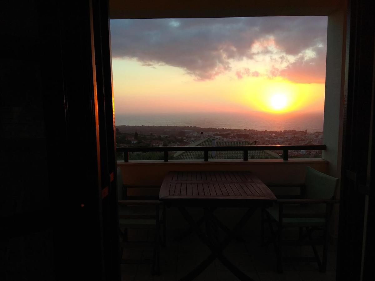 Kiparissia Castle & Sea View Villa Kyparissia Bagian luar foto
