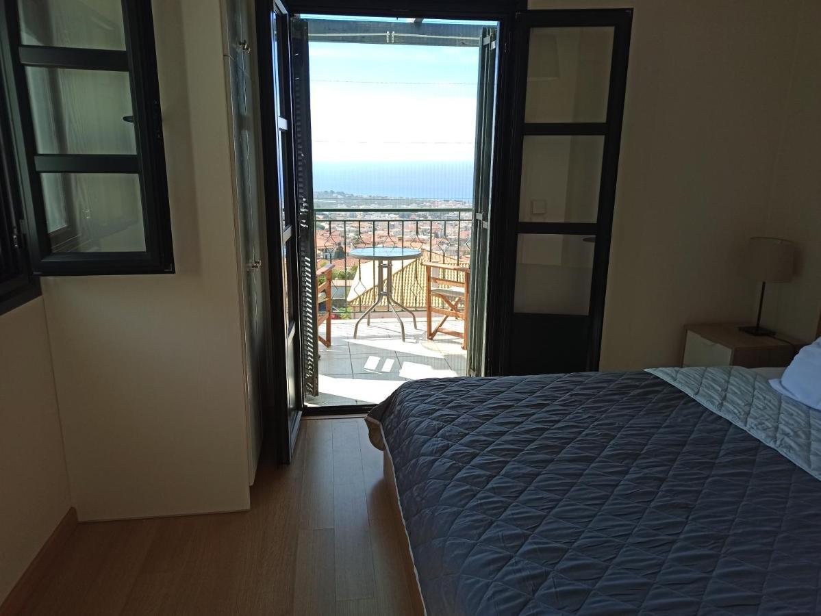Kiparissia Castle & Sea View Villa Kyparissia Bagian luar foto