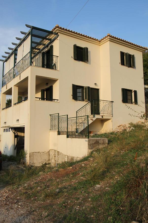 Kiparissia Castle & Sea View Villa Kyparissia Bagian luar foto